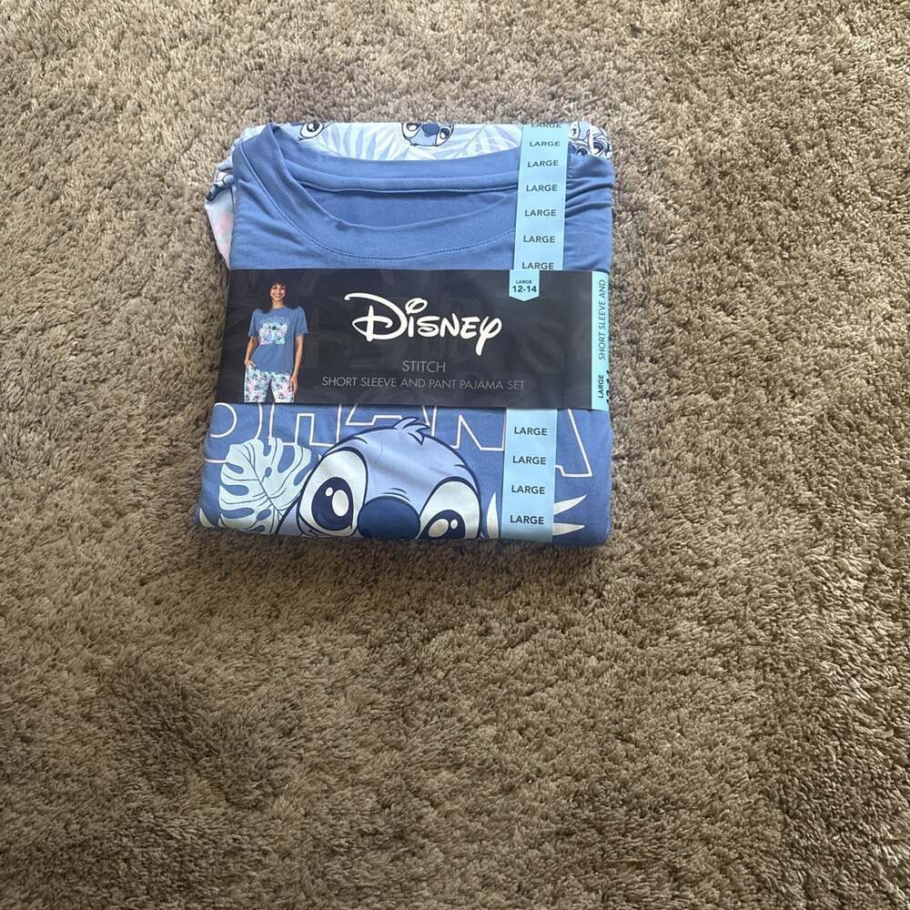 Disney Woman’s Stitch Short Sleeve And Pant Pajama Set / Size L Blue